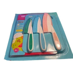 TASTY 8 PIECE CUTLERY KIT NEW IN BOX